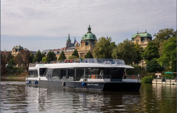 Prague one-hour cruise - Image 2